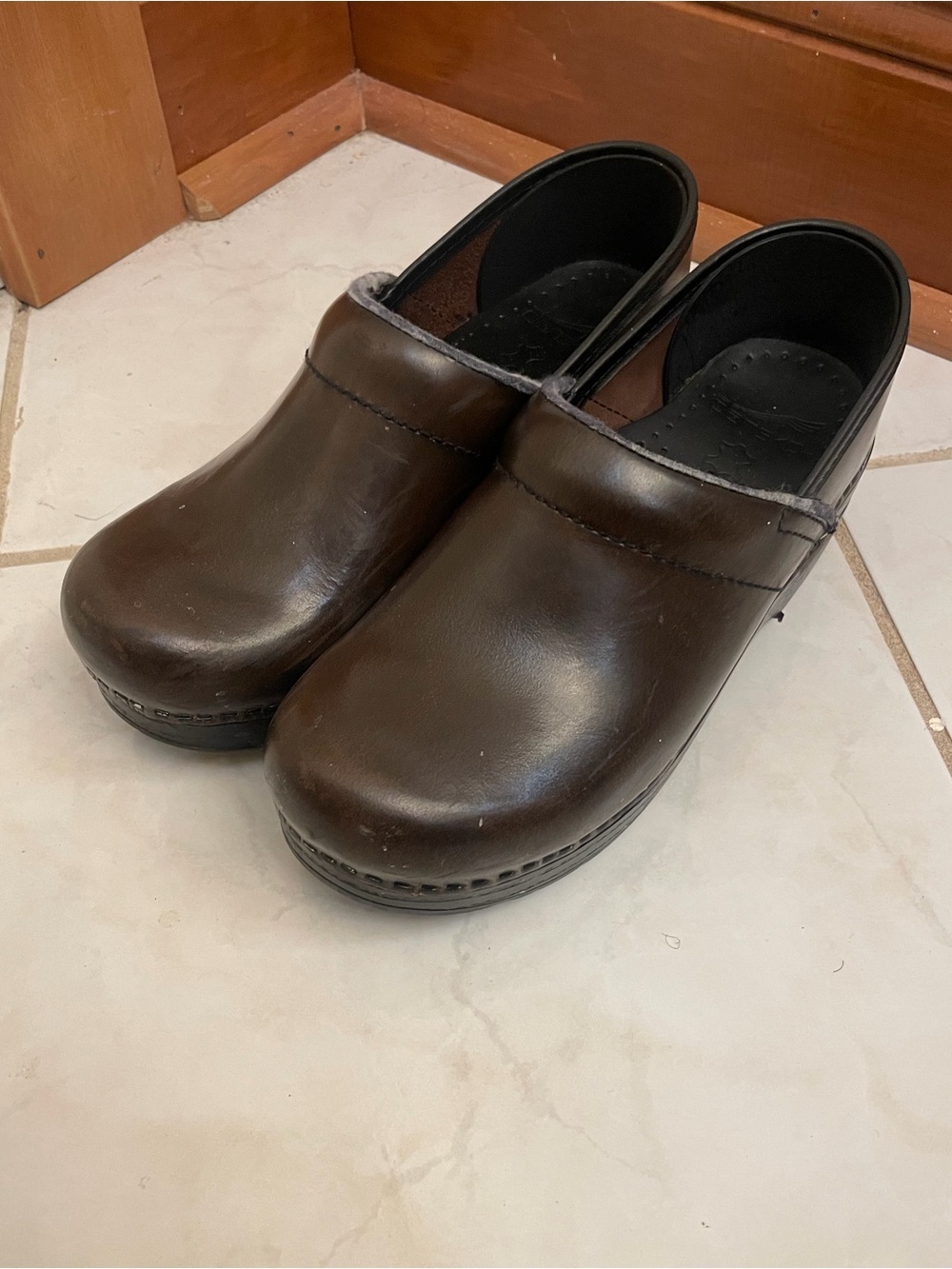 Dansko Brown Leather Professional Comfort Clogs Women EU 37, US 6.5 Nurse Shoes